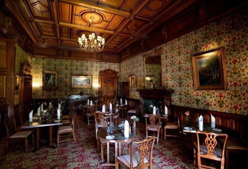 בית מלון כפרי Macdonald Norwood Hall