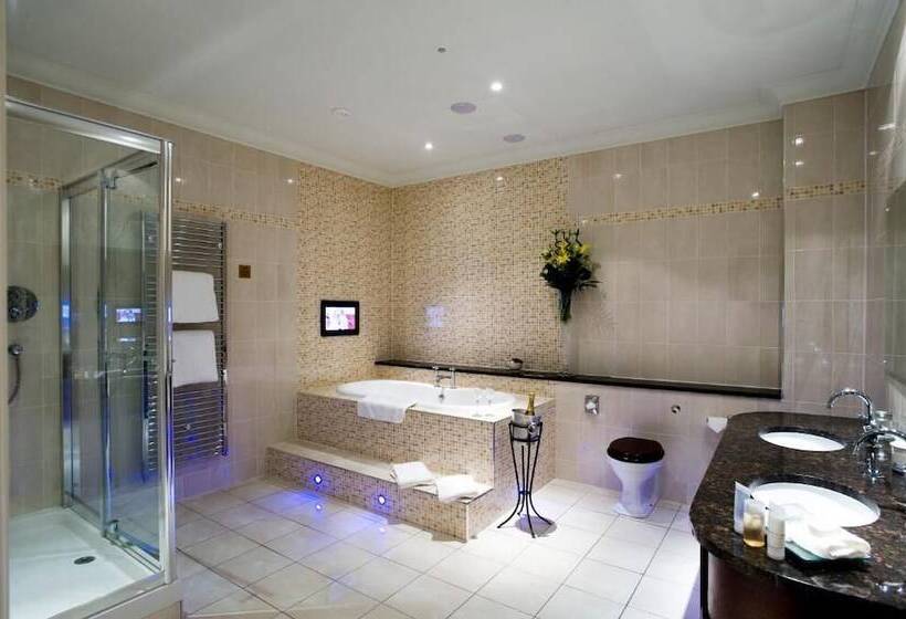 בית מלון כפרי Macdonald Norwood Hall