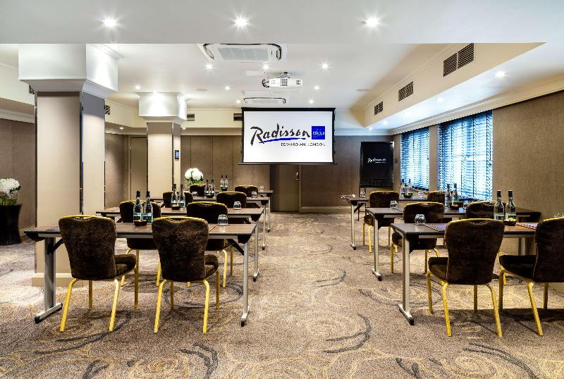 هتل Radisson Blu Edwardian Kenilworth  London