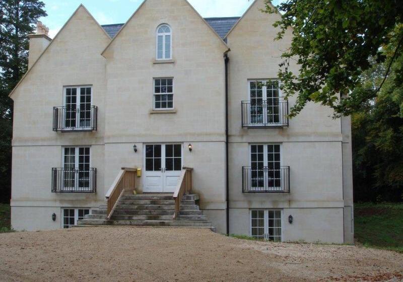 هتل The Rudloe Near Bath   Marco Pierre White