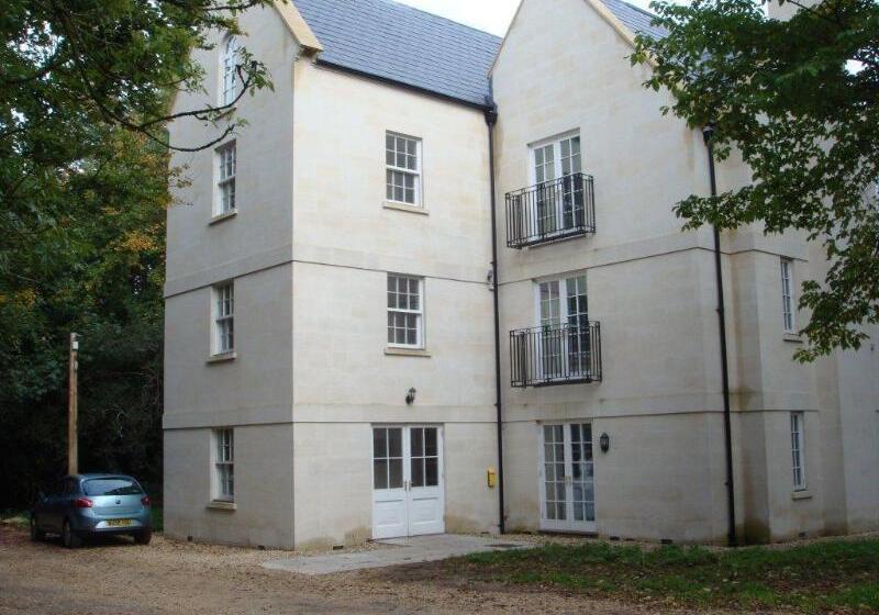 هتل The Rudloe Near Bath   Marco Pierre White