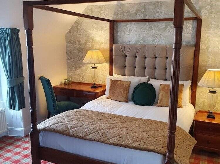 Otel Taychreggan, Signature Collection By Eight Continents