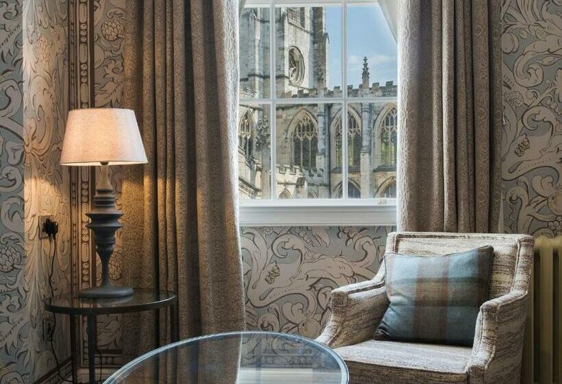 هتل The Beverley Arms