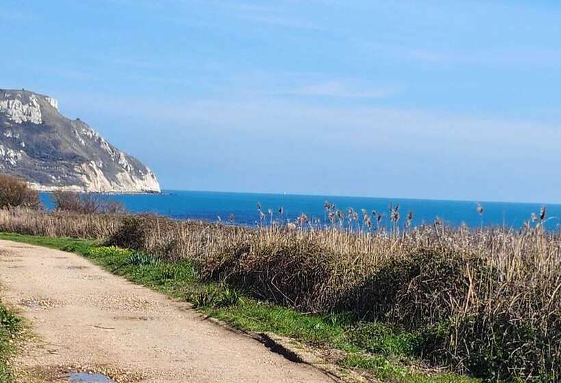 בית מלון כפרי The Casterbridge