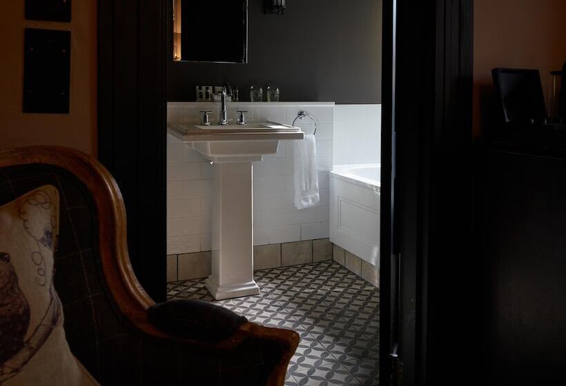 هتل The Lygon Arms An Iconic Luxury