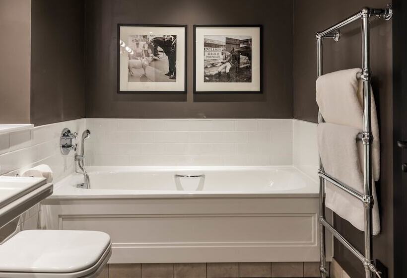 هتل The Lygon Arms An Iconic Luxury