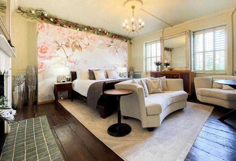 مبيت وإفطار Quob Park Old House Hotel & Spa