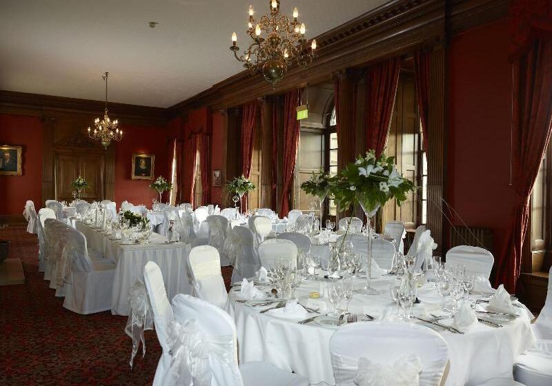هتل Crathorne Hall