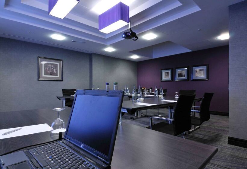 هتل Doubletree By Hilton  London  West End