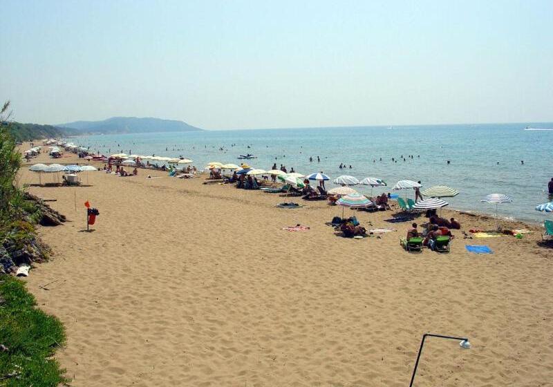 هتل Golden Sands