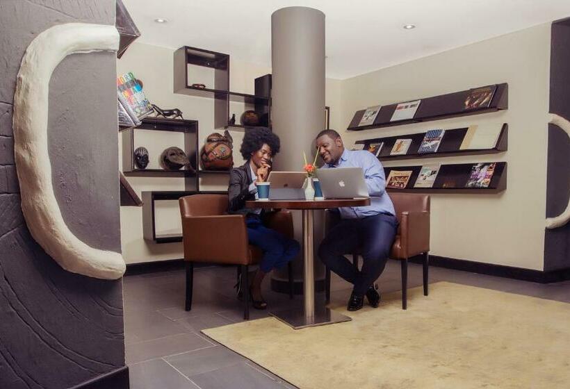 فندق Golden Tulip Accra