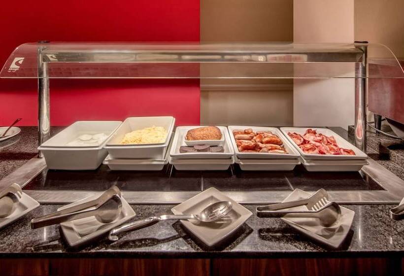 هتل Hilton Leicester