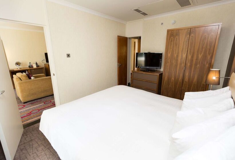 هتل Hilton London Olympia