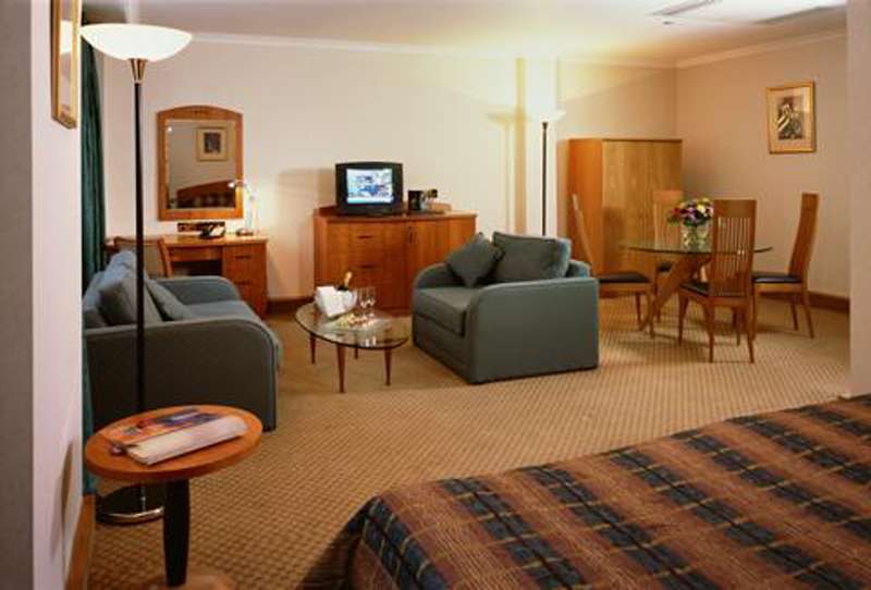 هتل Hilton London Olympia