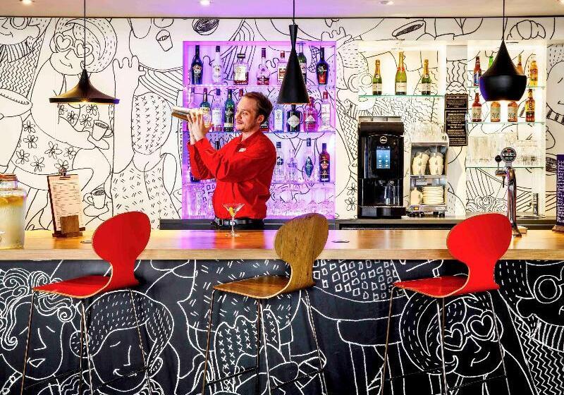בית מלון כפרי Ibis London Greenwich