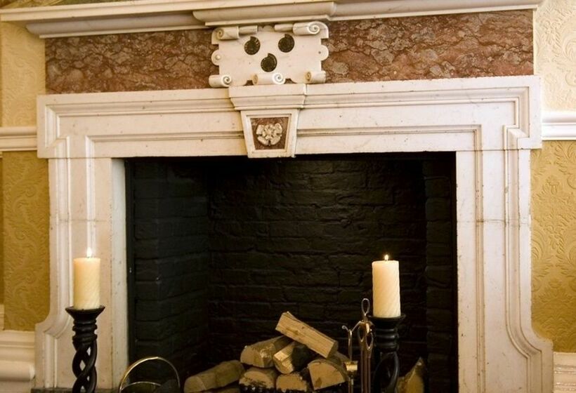 Hotel Larpool Hall