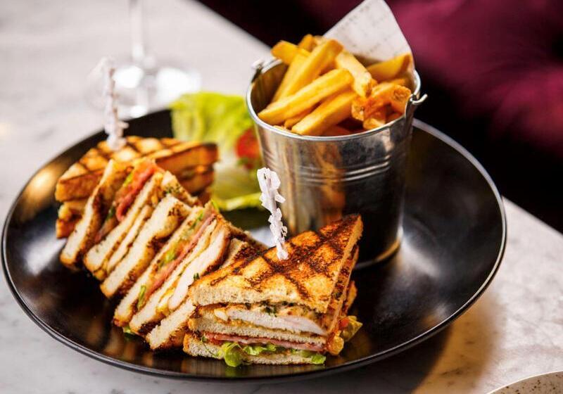 هتل Mercure York Fairfield Manor