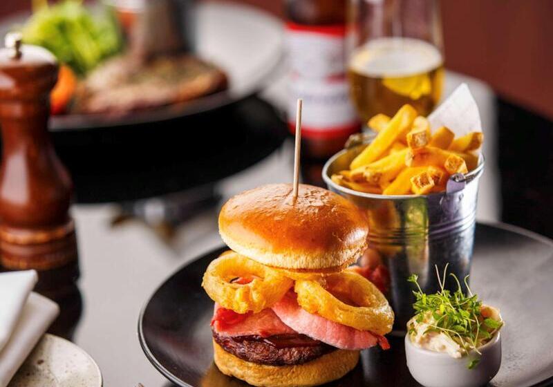 هتل Mercure York Fairfield Manor