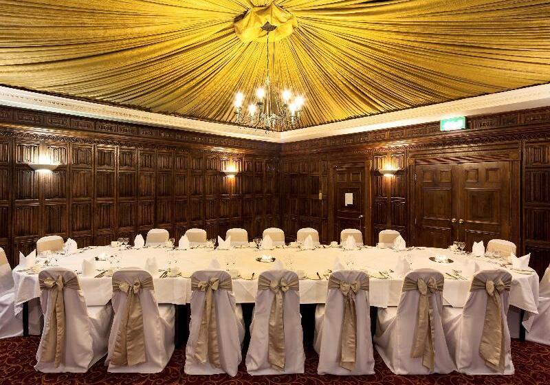 هتل Mercure York Fairfield Manor