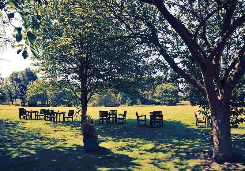 هتل Mercure York Fairfield Manor