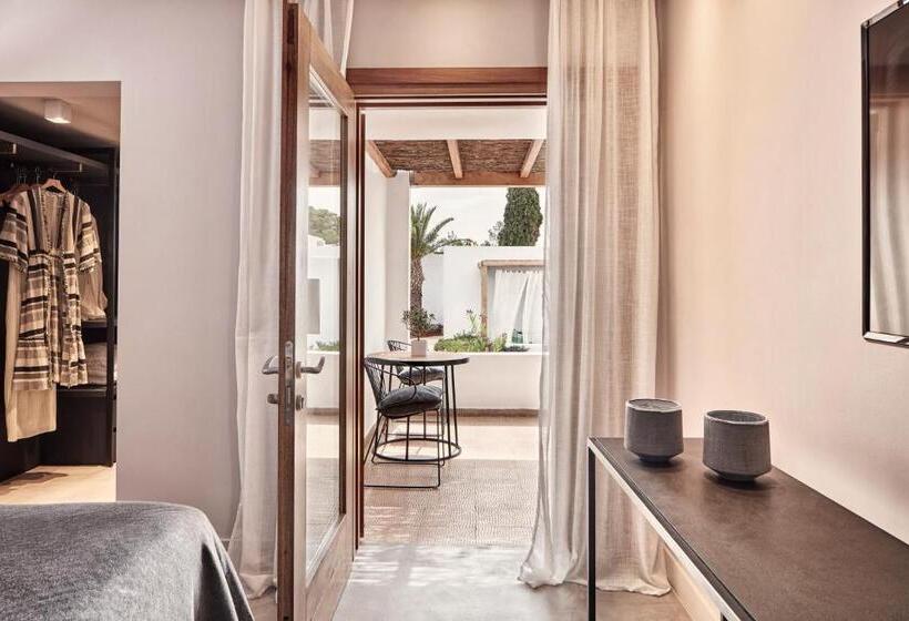 Minos Beach Art Hotel, A Member Of Design Hotels