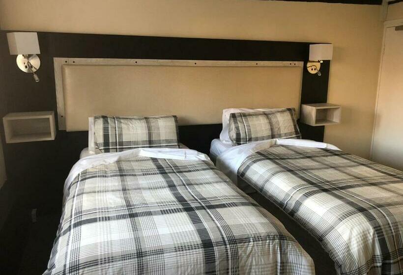 هتل The Old Black Horse Inn