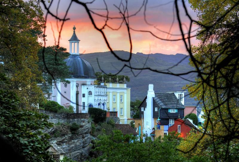 Отель Portmeirion Village & Castell Deudraeth