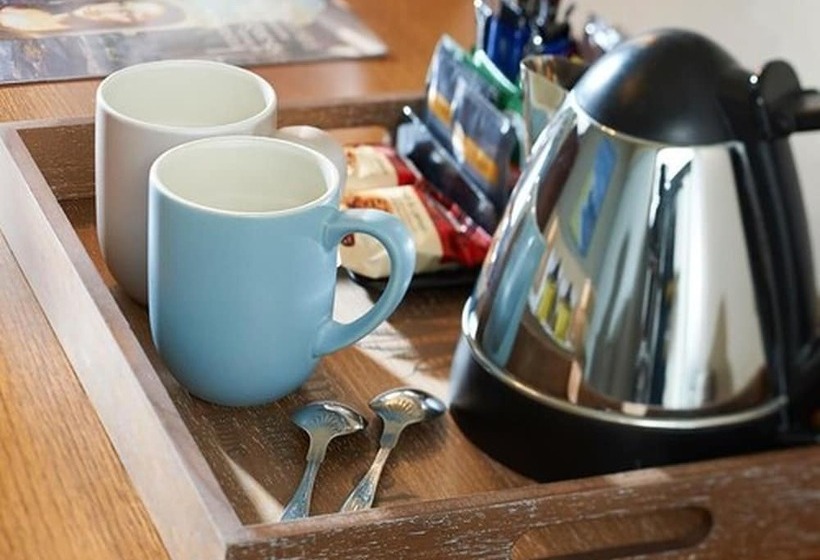 هتل Potters Heron