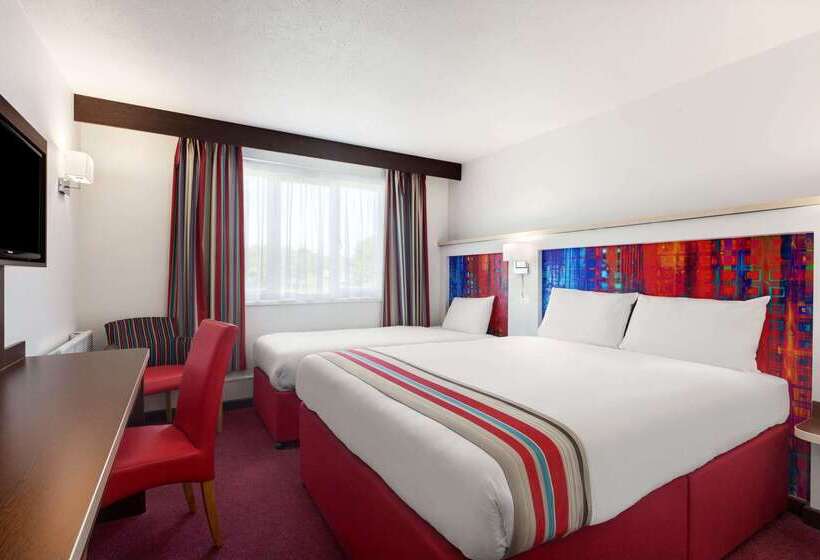 Hotel Ramada By Wyndham Milton Keynes