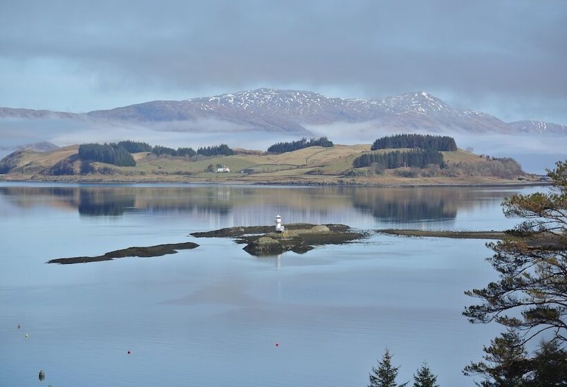 Hotel The Airds  And Restaurant