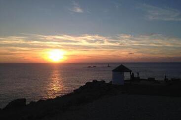 هتل The Land S End