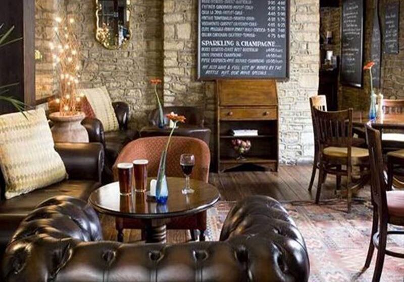هتل The Snooty Fox