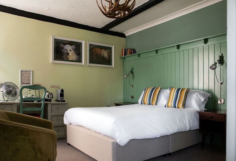 בית מלון כפרי The White Lion