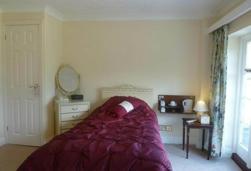 Отель Tyrrells Ford Country Inn &