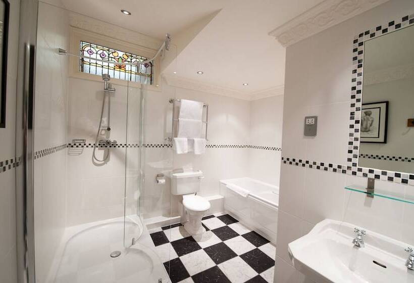 Fotos del hotel Miskin Manor Hotel And Health Club:  17