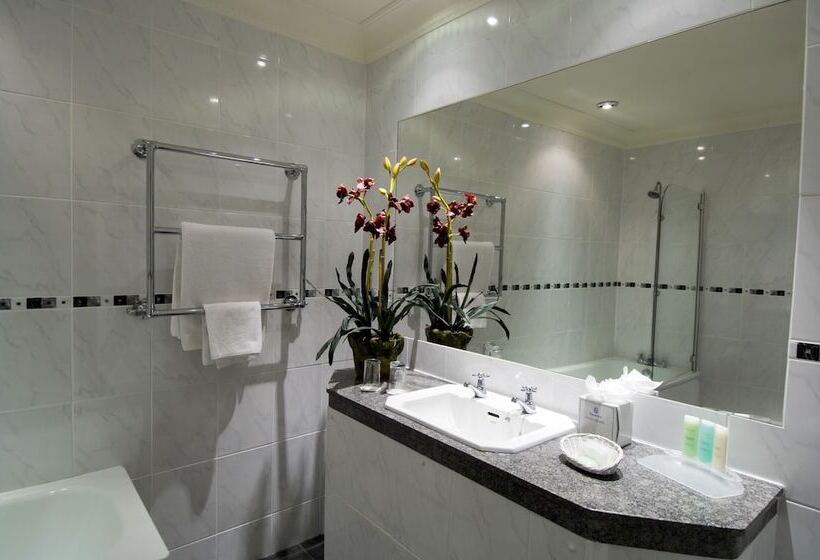 Fotos del hotel Miskin Manor Hotel And Health Club:  11