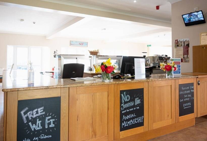 Fotos del hotel Miskin Manor Hotel And Health Club:  8