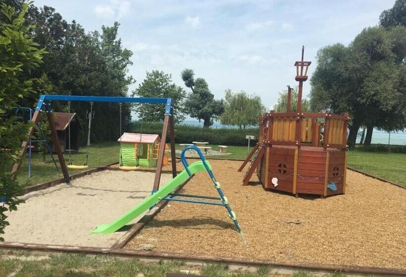 هتل Aranyhíd Apartman