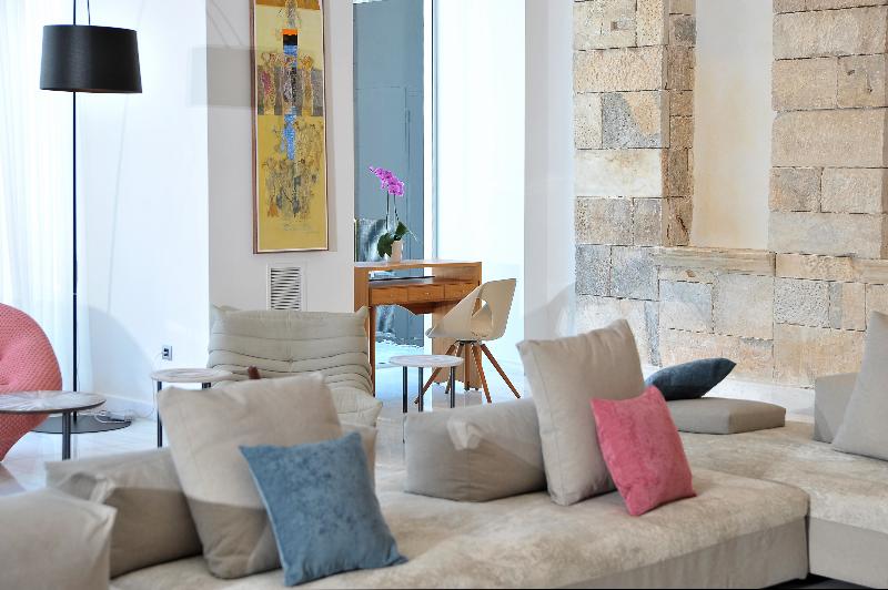 Athenaeum Grand Hotel