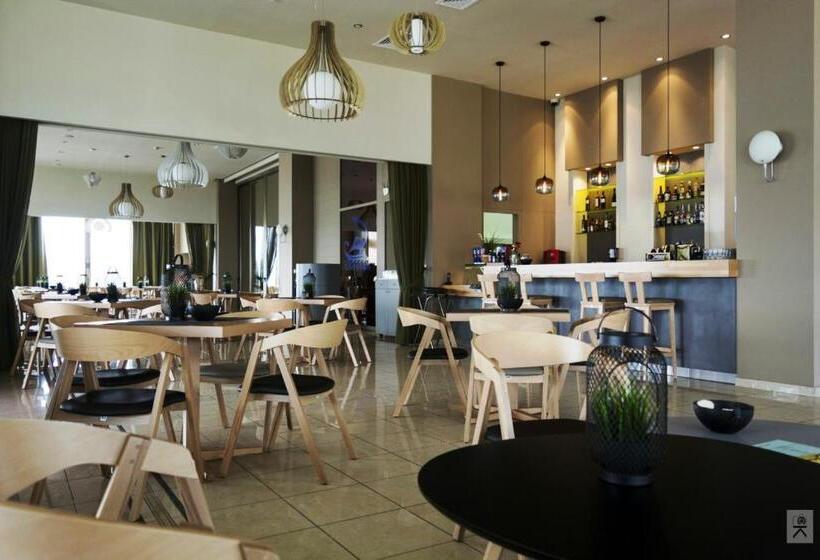 Avra By Smile Hotels