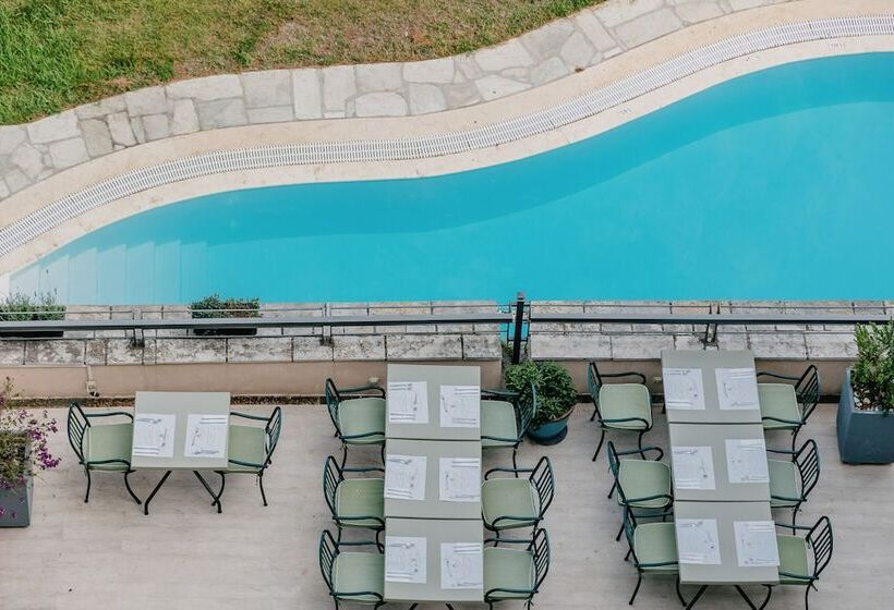 هتل Corfu Holiday Palace