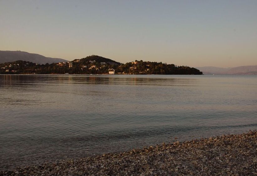 هتل Iliada Beach