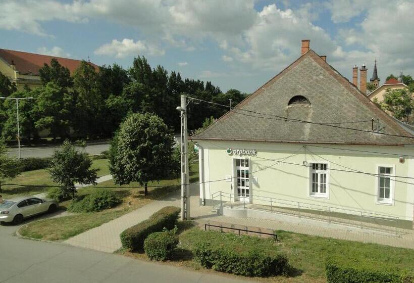 هتل Körös Panzió és étterem