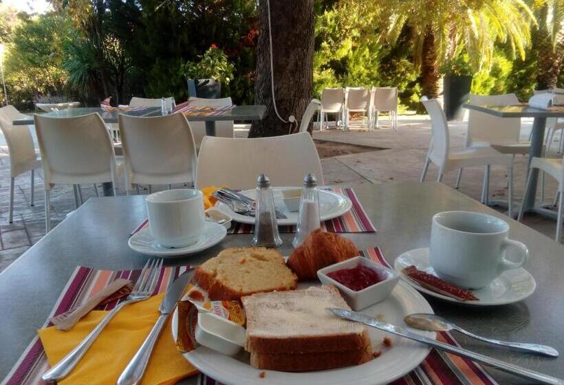 Long Beach Hotel & Resort