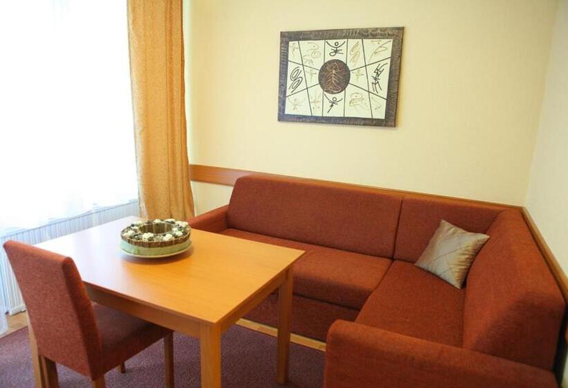 Hotel Napsugár