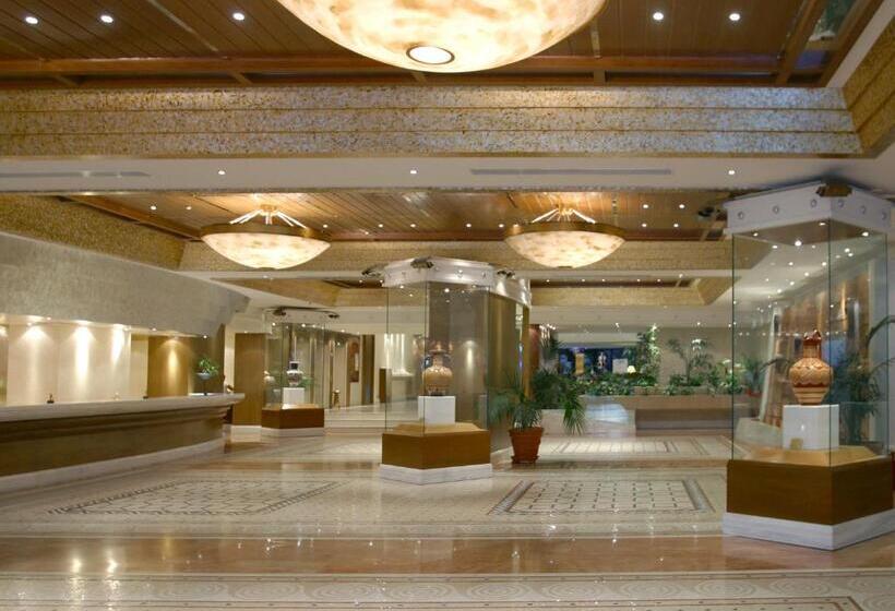 בית מלון כפרי Rodos Palace
