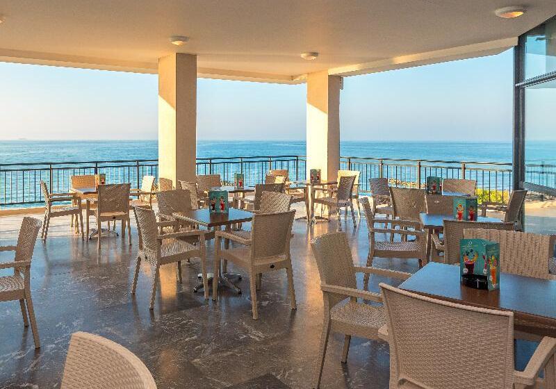 هتل Themis Beach