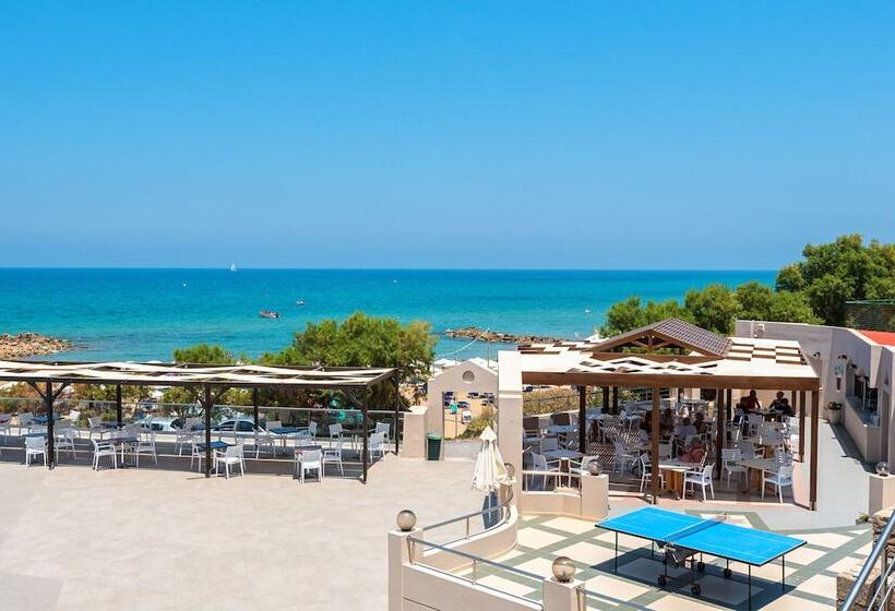 هتل Themis Beach
