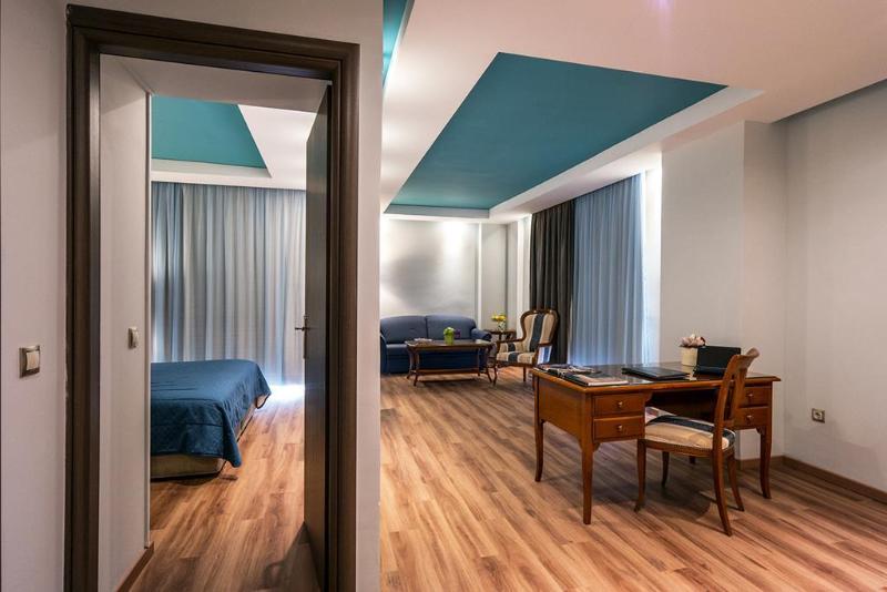 Oasis Hotel Apartments
