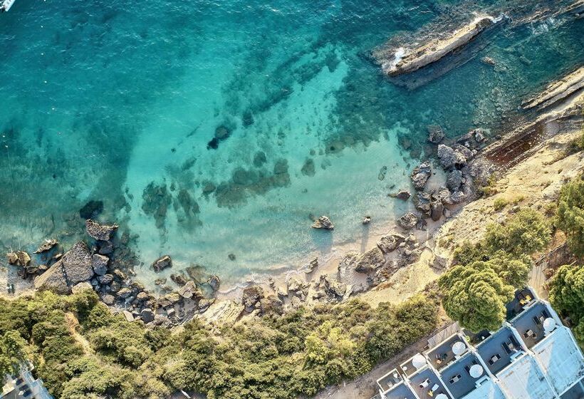 استراحتگاه White Rocks Hotel Kefalonia